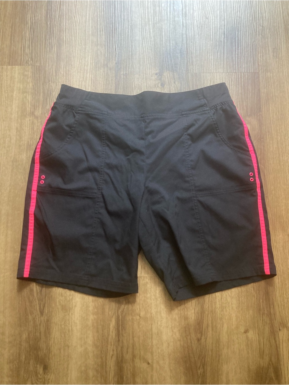 Made for Life Black & Hot Pink Quick-Dri Shorts Large